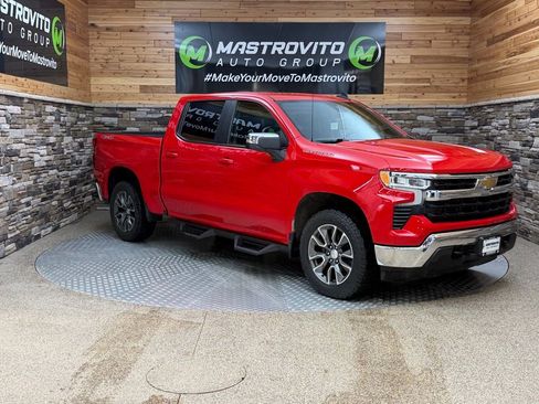 Used 2023 Chevrolet Silverado 1500 LT image 1