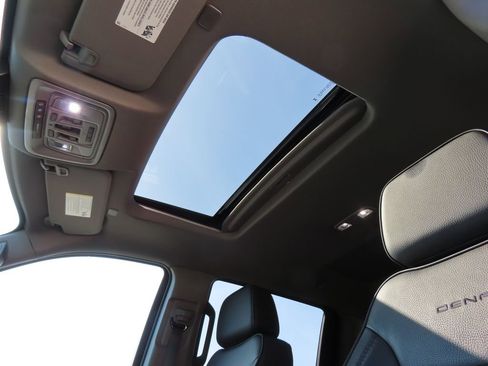 Certified 2025 GMC Sierra 1500 Denali w/ Denali Reserve Package AWD/4WD image 5