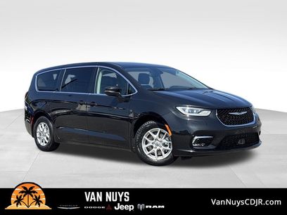 Used 2023 Chrysler Pacifica Touring-L