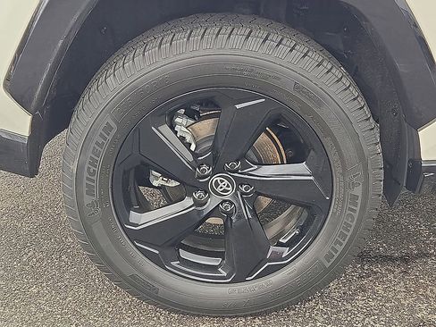 Used 2020 Toyota RAV4 XSE image 7