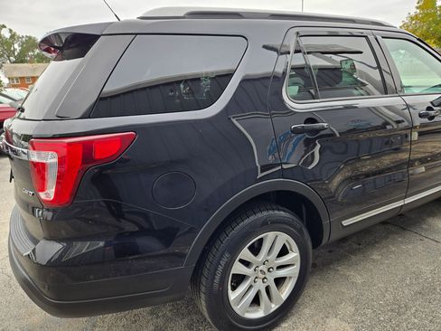 Used 2019 Ford Explorer XLT w/ Equipment Group 202A image 11