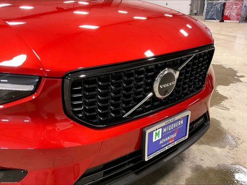 Used 2024 Volvo XC40 B5 Plus w/ Protection Package Premier AWD/4WD image 33