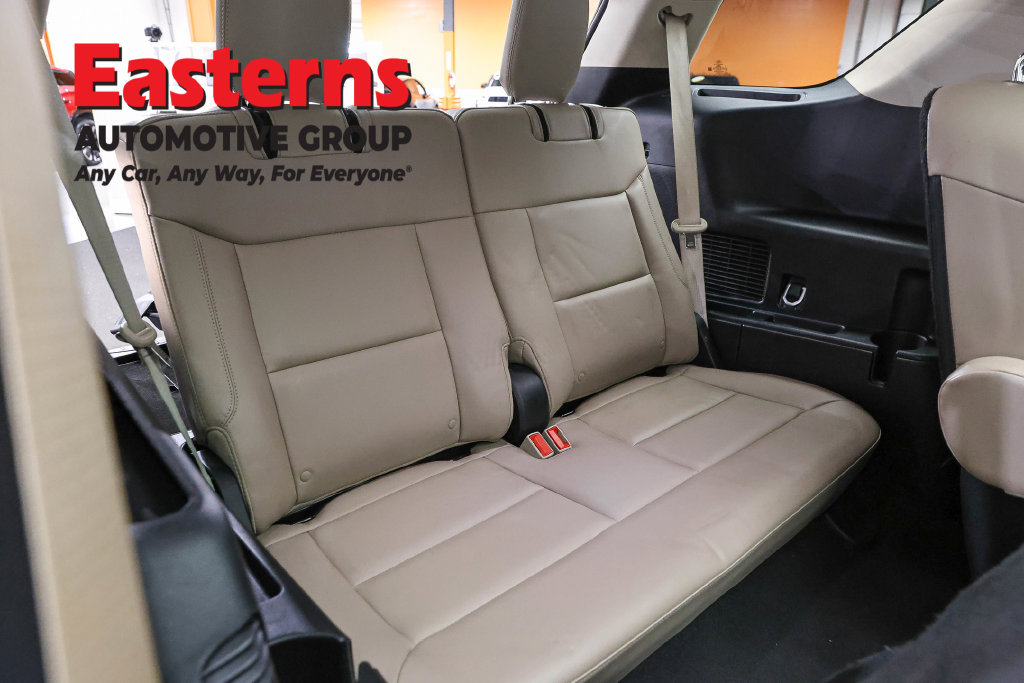 Used 2023 Ford Explorer XLT w/ Equipment Group 202A AWD/4WD image 29