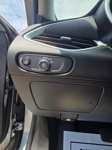 Used 2024 Chevrolet Malibu LT FWD image 16