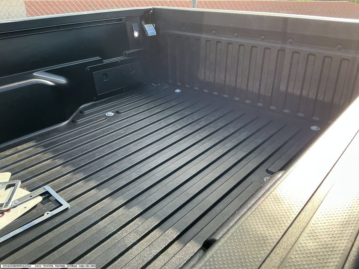 Used 2022 Toyota Tacoma SR w/ SR Convenience Package RWD image 10