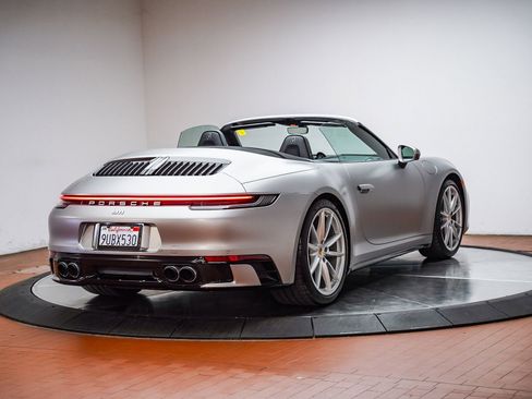 Certified 2022 Porsche 911 Carrera RWD image 8