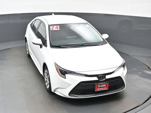 Used 2024 Toyota Corolla LE FWD image 33