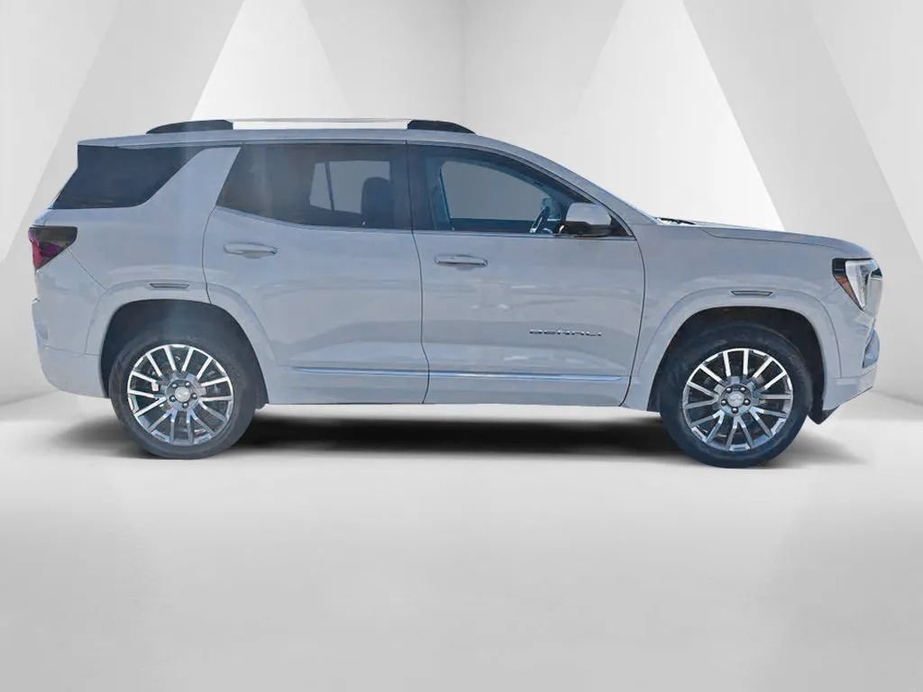 New 2027 GMC Terrain Denali w/ LPO, Floor Liner Package AWD/4WD image 8