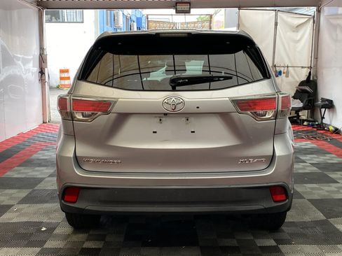 Used 2015 Toyota Highlander XLE AWD/4WD image 5
