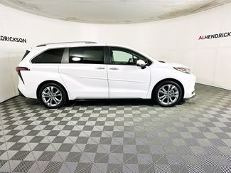 Used 2024 Toyota Sienna Platinum video 2