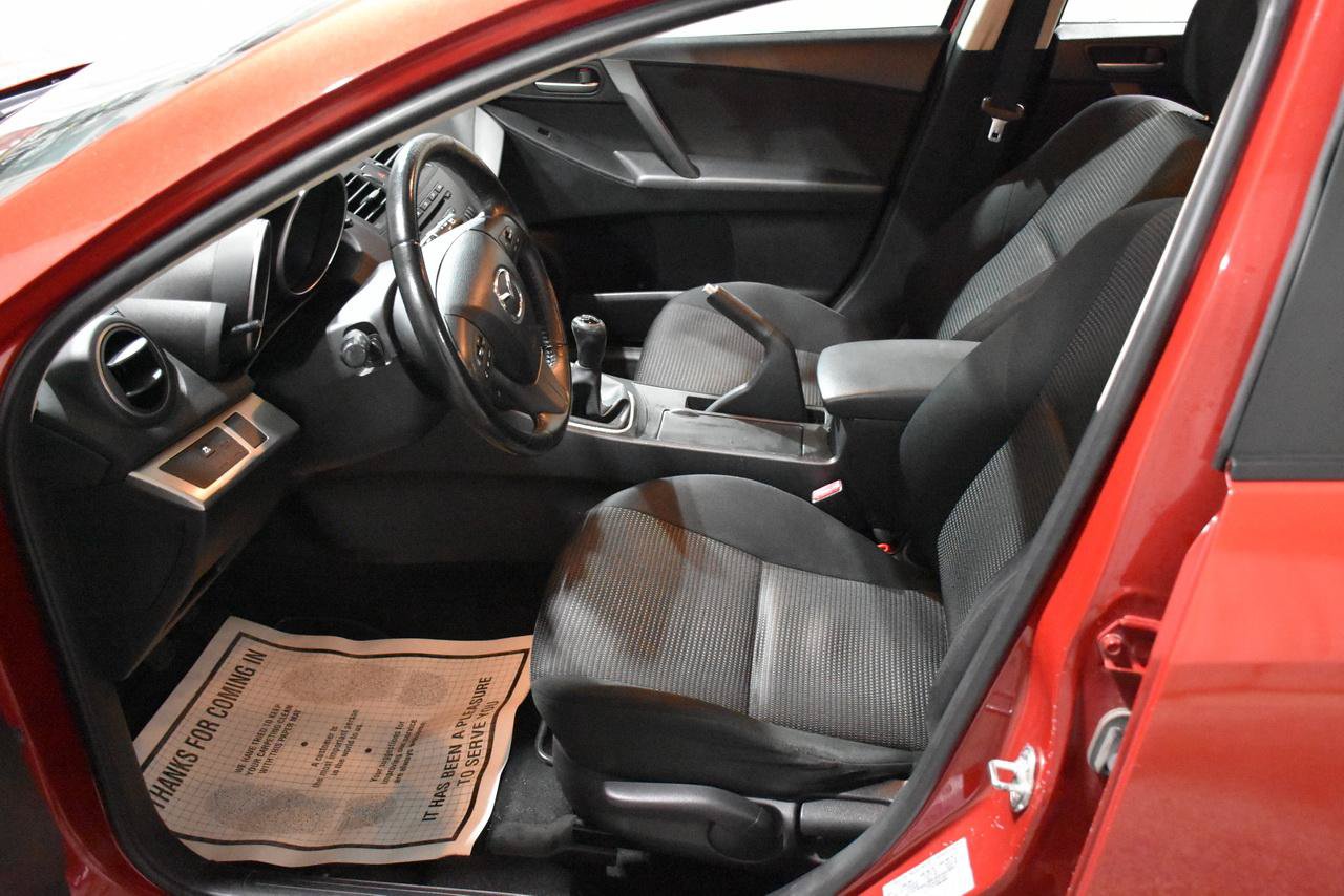 Used 2013 MAZDA MAZDA3 i Touring FWD image 30
