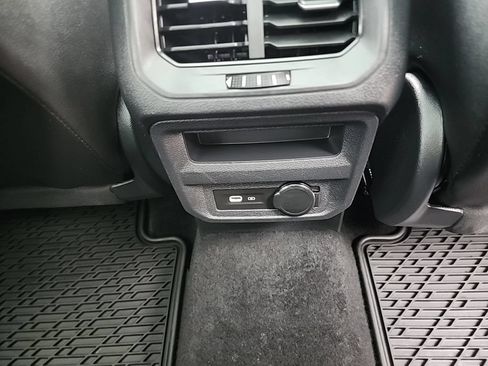 Used 2023 Volkswagen Tiguan SE R-Line AWD/4WD image 30