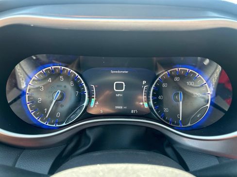 Used 2025 Chrysler Pacifica Select FWD image 23