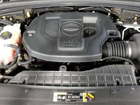 Used 2022 Jeep Grand Cherokee L Overland w/ Luxury Tech Group IV AWD/4WD image 37