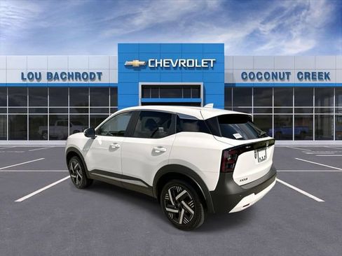 Used 2025 Nissan Kicks SV FWD image 6