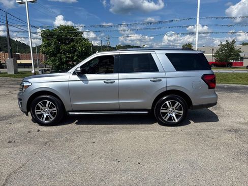 Used 2023 Ford Expedition Limited AWD/4WD image 2