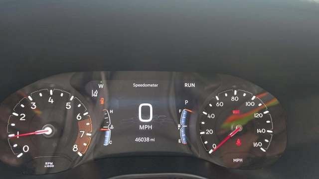 Used 2025 Jeep Compass Latitude w/ Sun & Sound Group AWD/4WD image 16