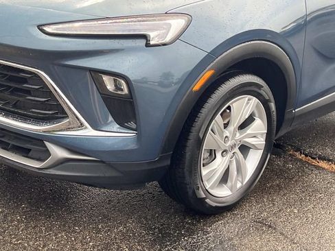 Used 2024 Buick Encore GX Preferred w/ Comfort Package FWD image 9