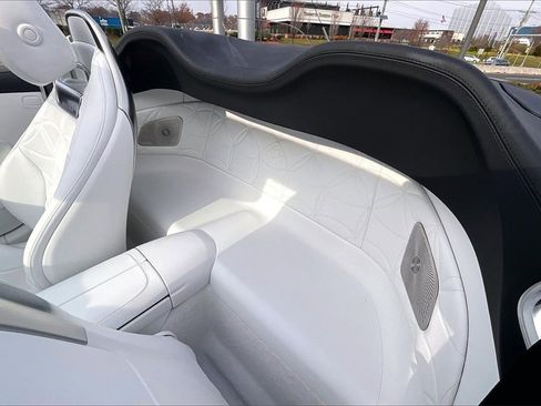 New 2026 Mercedes-Benz Maybach SL 680 image 9