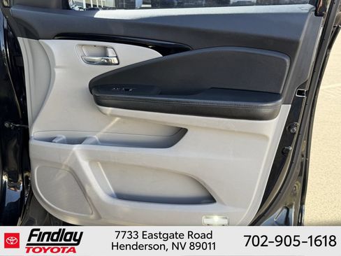 Used 2016 Honda Pilot Touring image 18