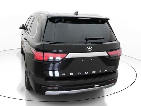 Used 2026 Toyota Sequoia Capstone AWD/4WD image 5