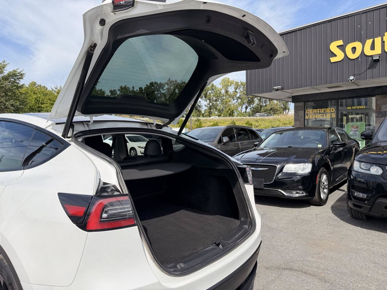 Used 2023 Tesla Model Y Long Range AWD/4WD image 14