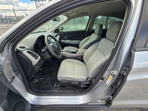 Used 2021 Honda HR-V LX image 9