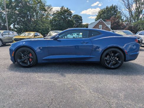 Used 2023 Chevrolet Camaro LT w/ Technology Package RWD image 4