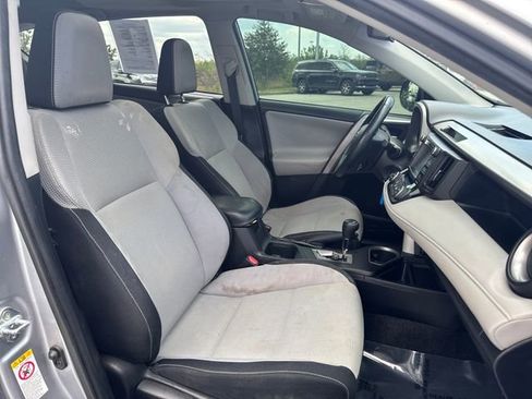 Used 2016 Toyota RAV4 XLE image 31