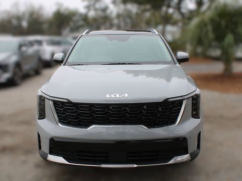 Certified 2025 Kia Sorento S w/ Panoramic Sunroof Package image 17