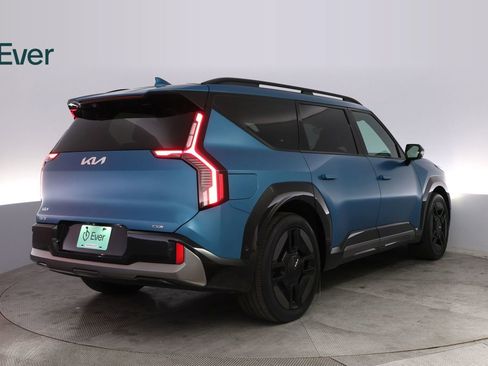 Used 2024 Kia EV9 GT-Line image 3