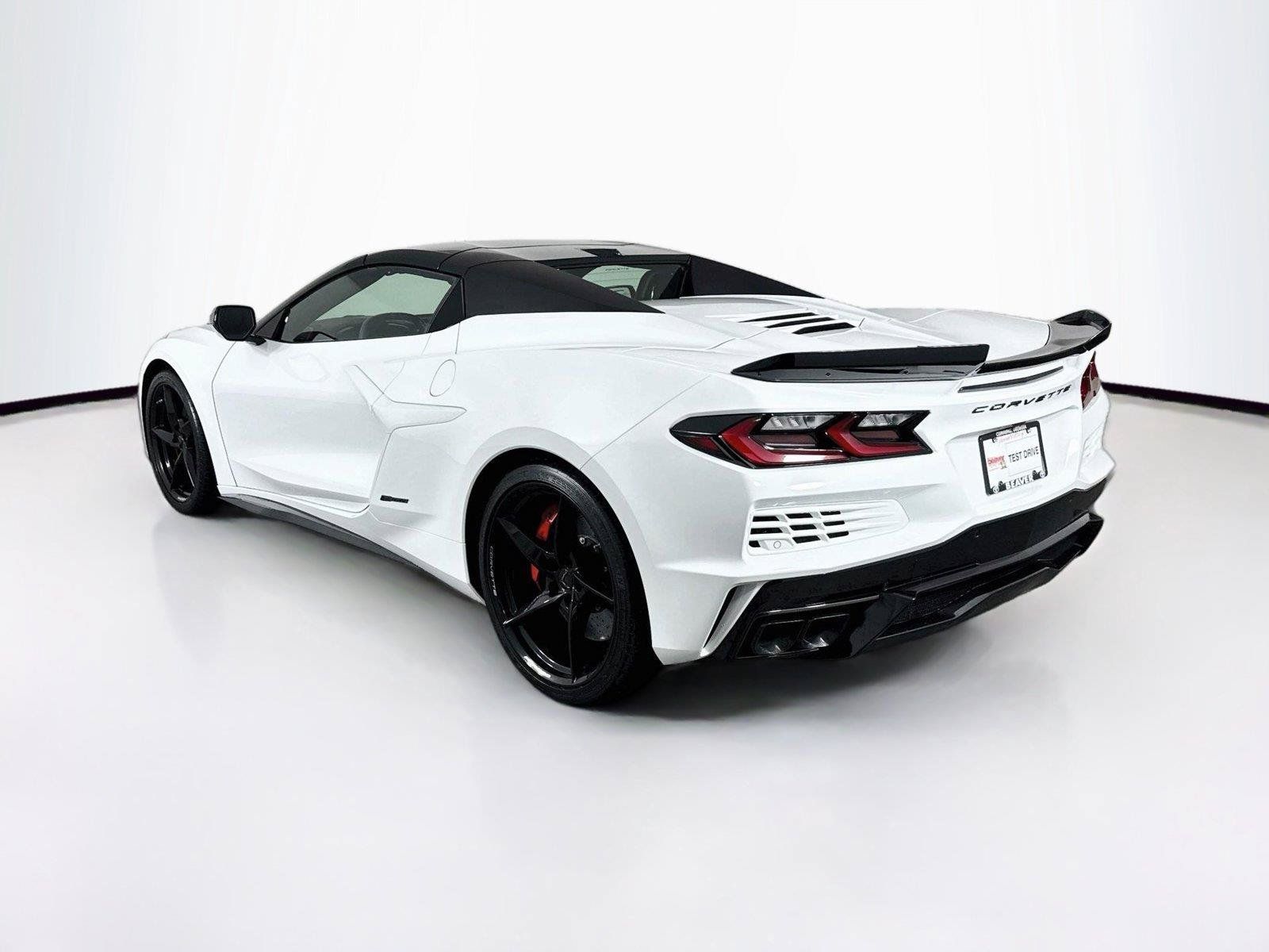 Used 2025 Chevrolet Corvette E-Ray AWD/4WD image 13