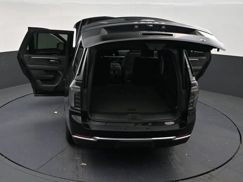 Used 2025 Chevrolet Tahoe LT w/ Comfort Package RWD image 31