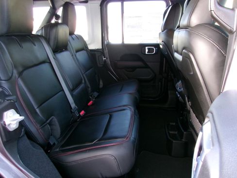 New 2026 Jeep Wrangler Unlimited Rubicon image 19