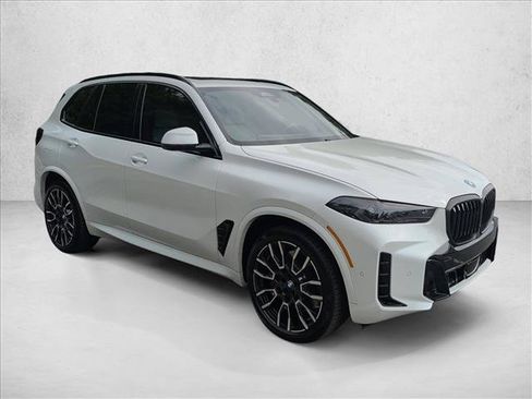 Used 2025 BMW X5 xDrive50e w/ M Sport Package AWD/4WD image 4