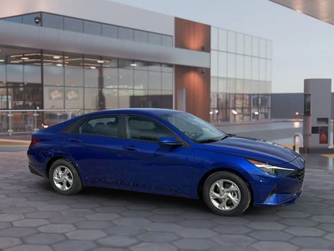 Used 2023 Hyundai Elantra SE FWD image 14