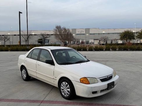 Used 2000 MAZDA Protege LX image 2