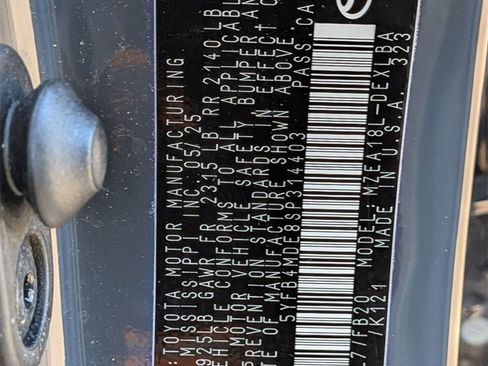 Used 2025 Toyota Corolla LE image 34