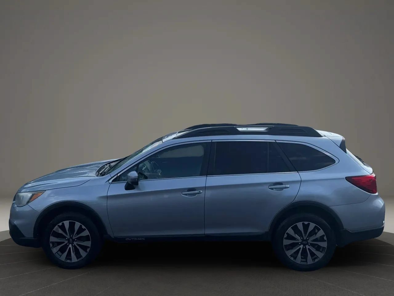 Used 2015 Subaru Outback 2.5i Limited AWD/4WD image 2