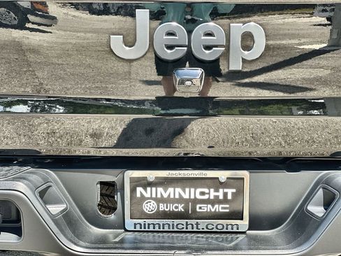 Used 2022 Jeep Gladiator Sport AWD/4WD image 30