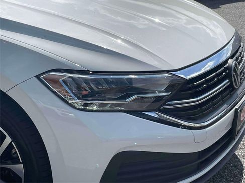 Used 2022 Volkswagen Jetta S image 9