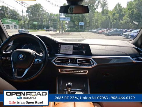 Used 2022 BMW X5 xDrive40i w/ Premium Package AWD/4WD image 17