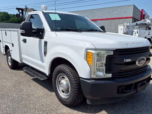 Used 2017 Ford F250 XL w/ Power Equipment Group RWD image 5