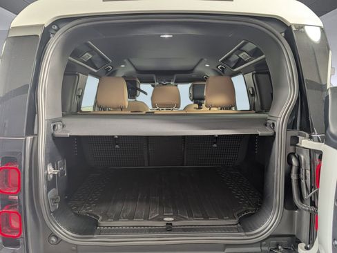 Used 2025 Land Rover Defender 110 S image 25