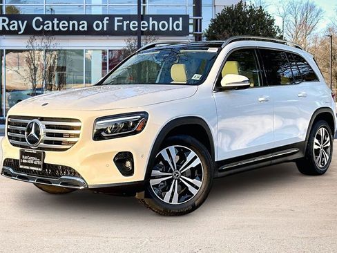 Used 2026 Mercedes-Benz GLB 250 4MATIC image 1