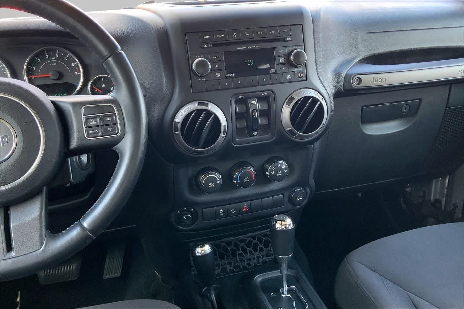 Used 2017 Jeep Wrangler Unlimited Sport w/ Quick Order Package 24S AWD/4WD image 7