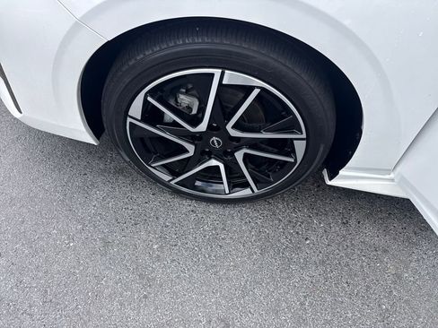 Used 2025 Nissan Sentra SR w/ SR Premium Package image 28