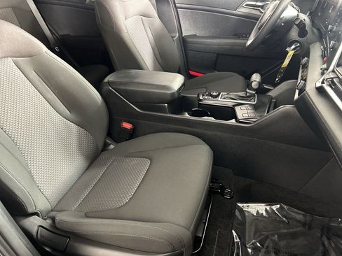 Used 2025 Kia Sportage LX FWD image 26