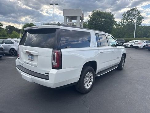 Used 2017 GMC Yukon XL SLT w/ Open Road Package AWD/4WD image 4
