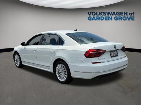 Used 2017 Volkswagen Passat 1.8T SE FWD image 5